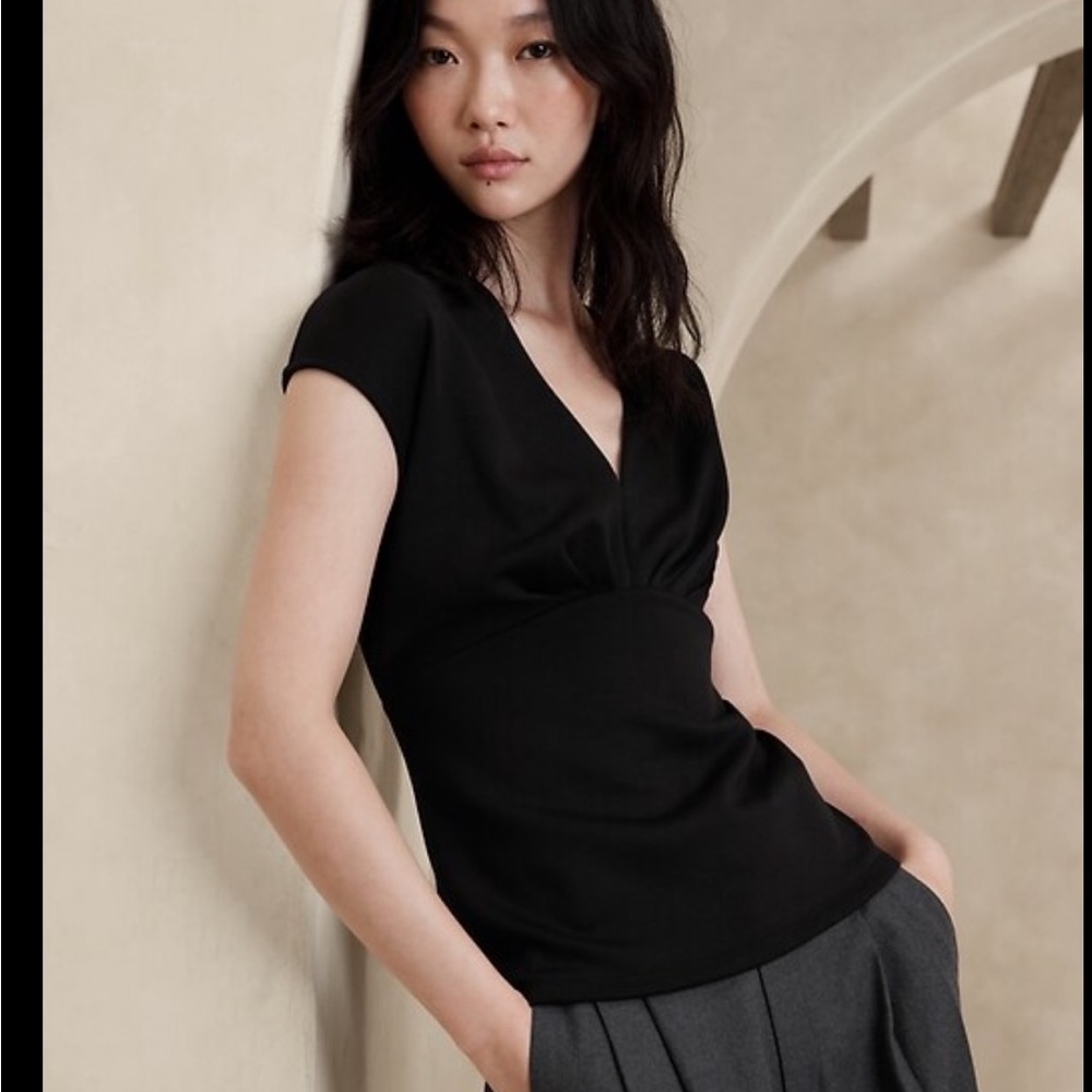 Banana Republic Pleated Scuba Top Short Sleeve